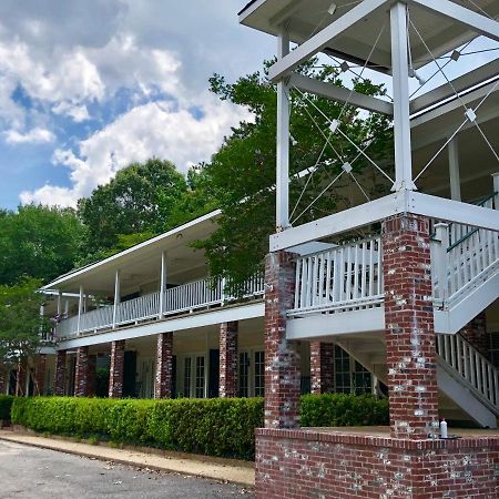 The Lodge At The Bluffs セント・フランシスビル エクステリア 写真