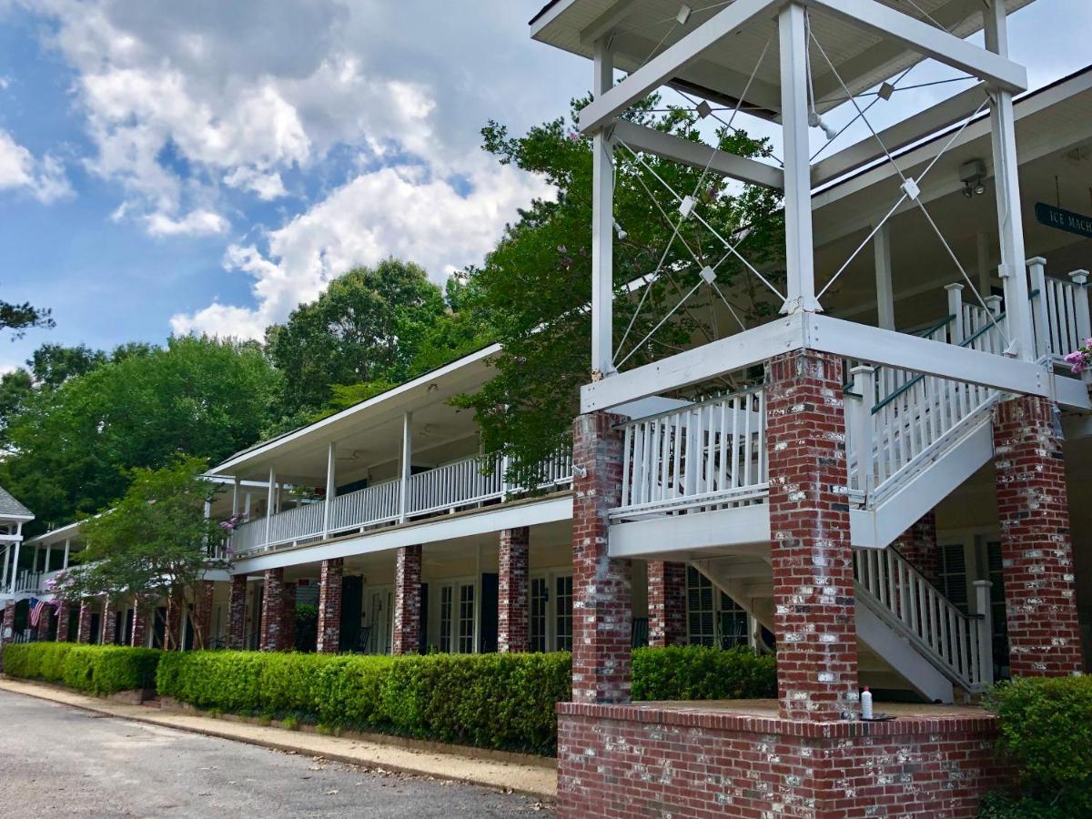The Lodge At The Bluffs セント・フランシスビル エクステリア 写真