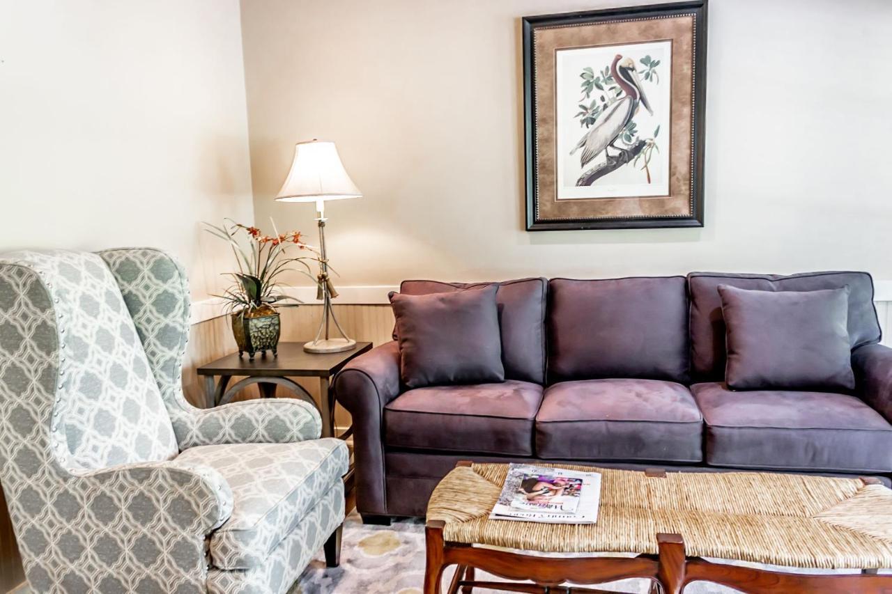 The Lodge At The Bluffs セント・フランシスビル エクステリア 写真