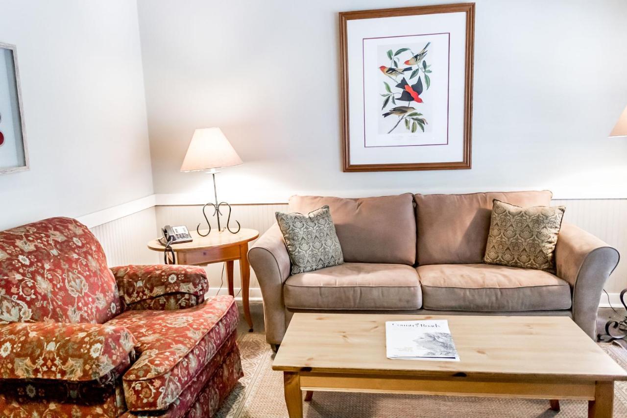 The Lodge At The Bluffs セント・フランシスビル エクステリア 写真